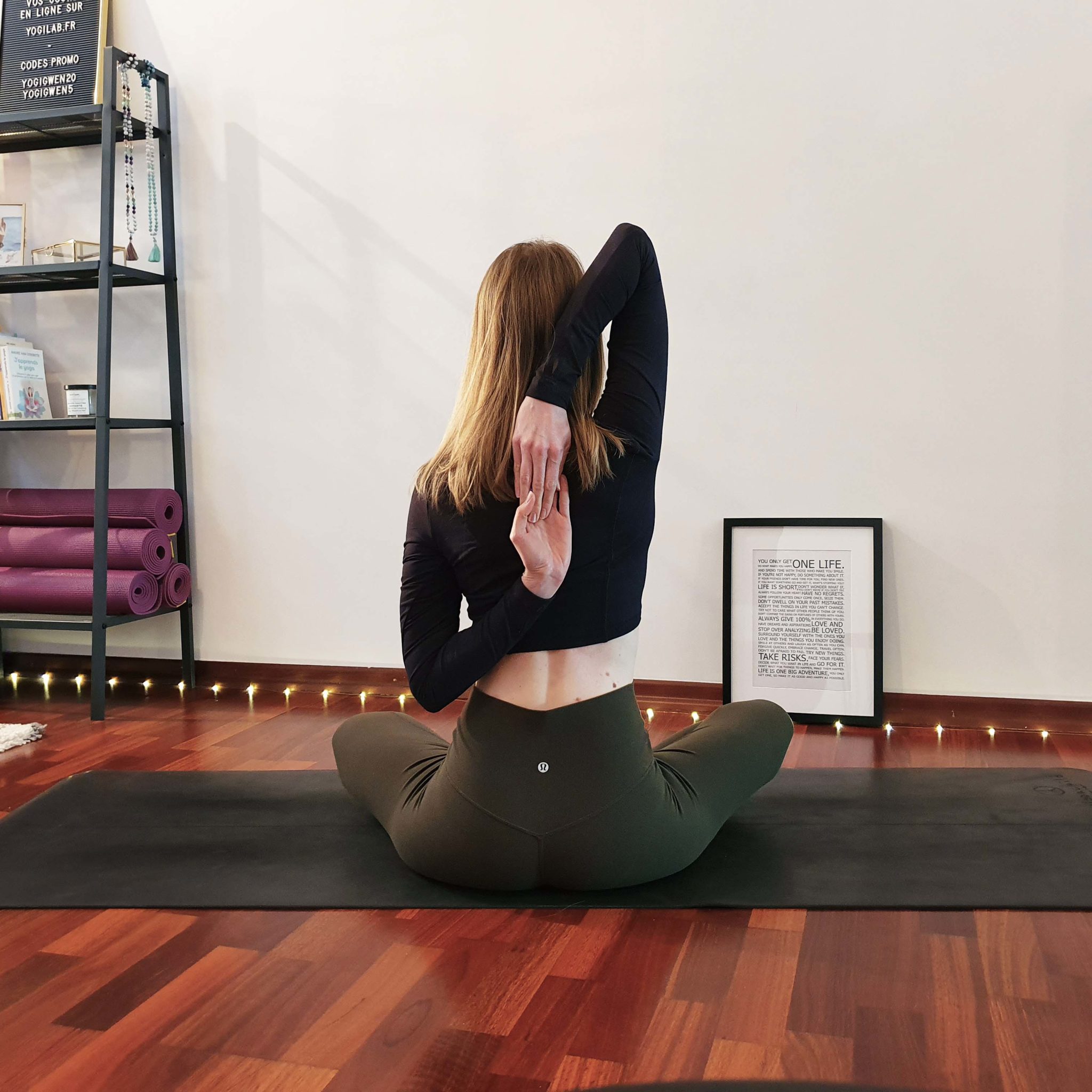 Yoga doux pour dénouer la nuque et les épaules